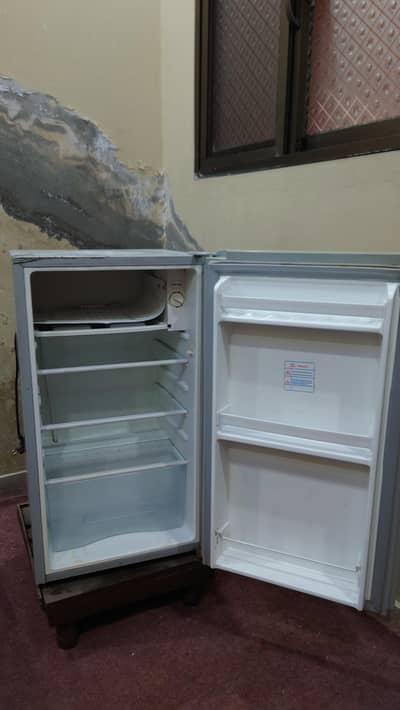 cannon small fridge / cannon office fridge