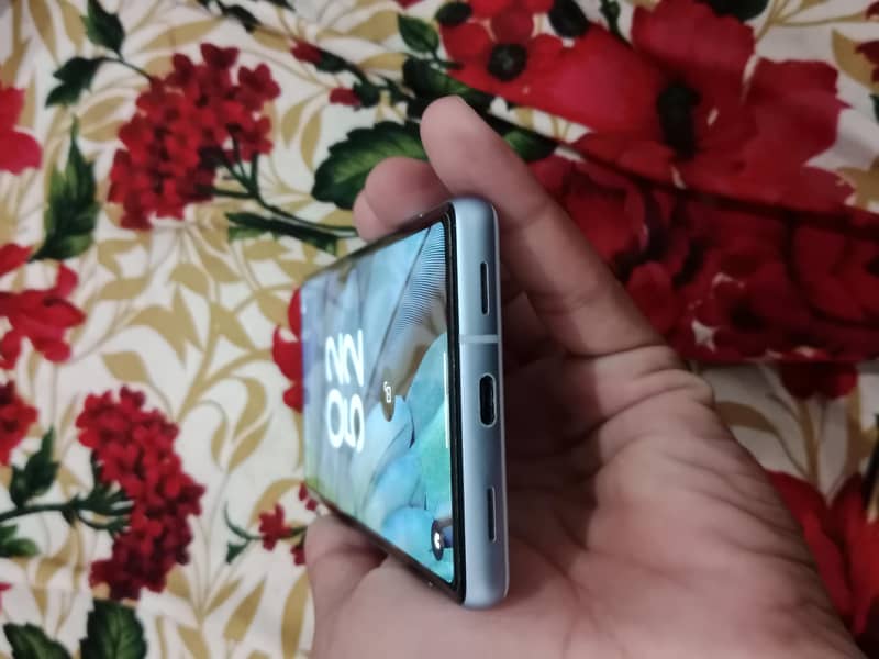Google Pixel 7a 5