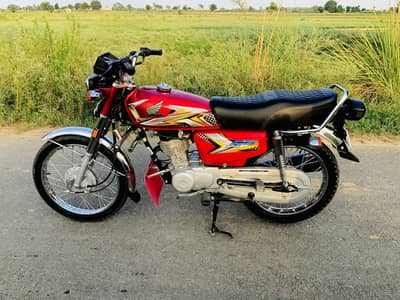 Honda 125 all ok condition modal 25 Red colour bio matrak available