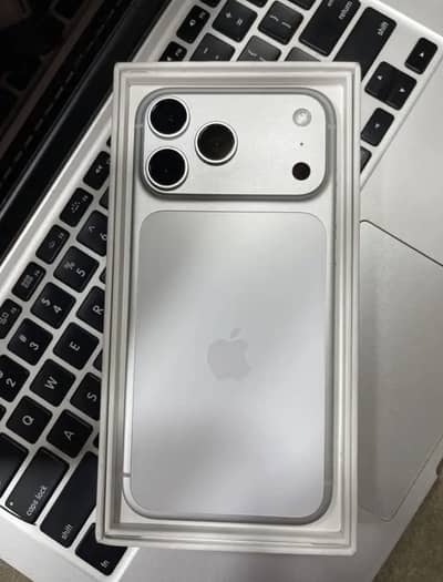 iPhone 17 Pro Max Factory Unlock Non PTA Sim working