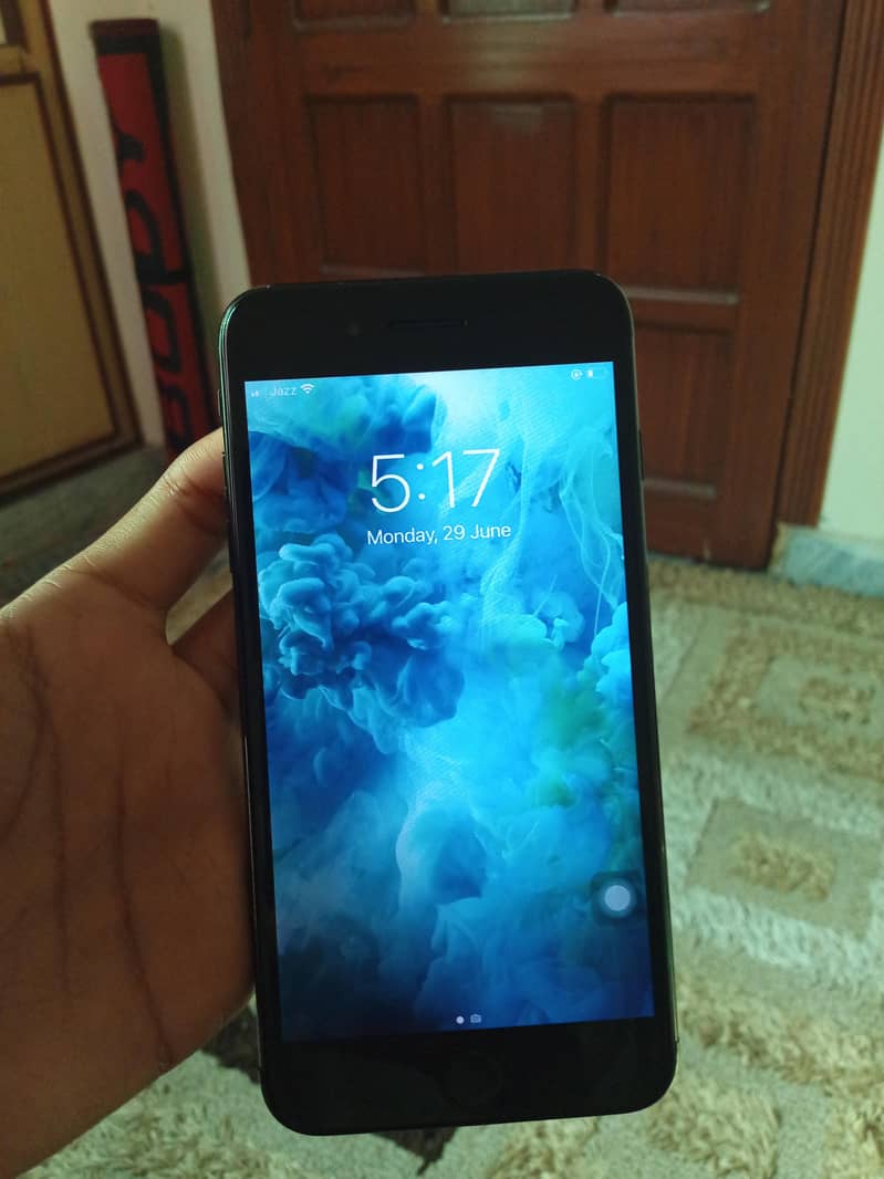 Apple iPhone 7 Plus 0
