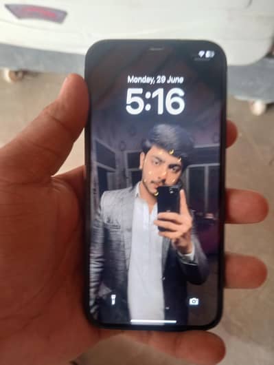 Apple iPhone 12