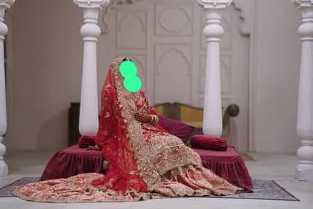 Gorgeous Royal Red Bridal Dress for Barat/Rukhsati (10/10 Condition)