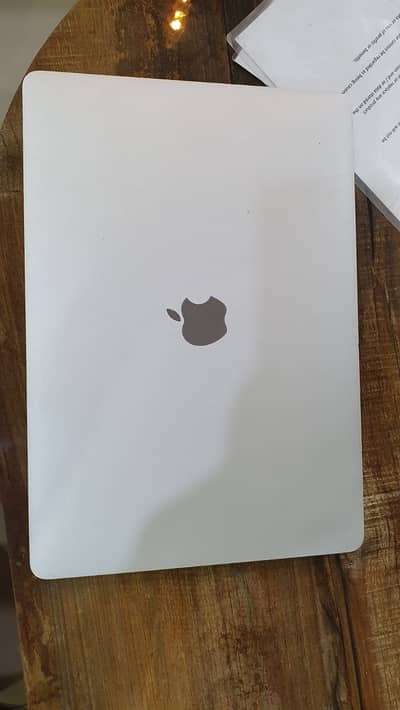Apple Macbook pro-13 inch 2016/8GB/intel core i5