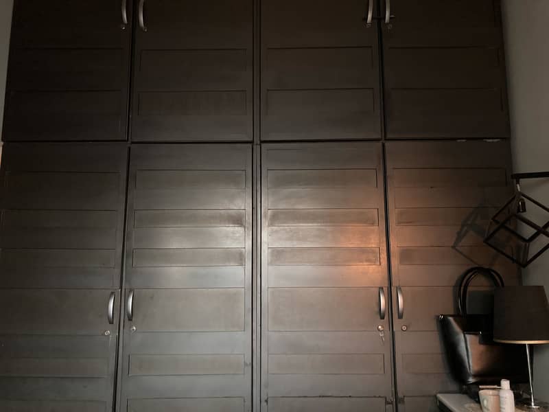 Wardrobe 0