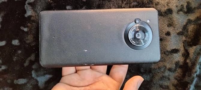 Sharp Aquos R 7