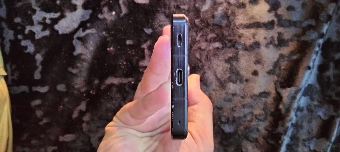 Sharp Aquos R 7 3