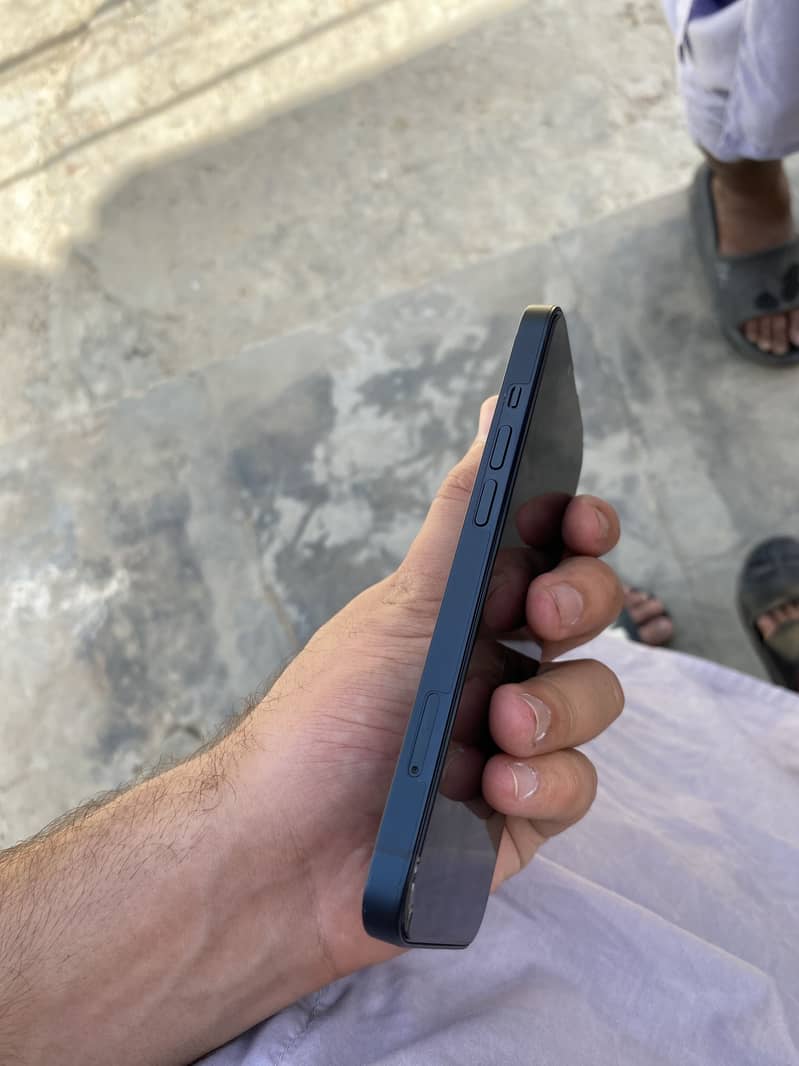 Apple iPhone 13 3