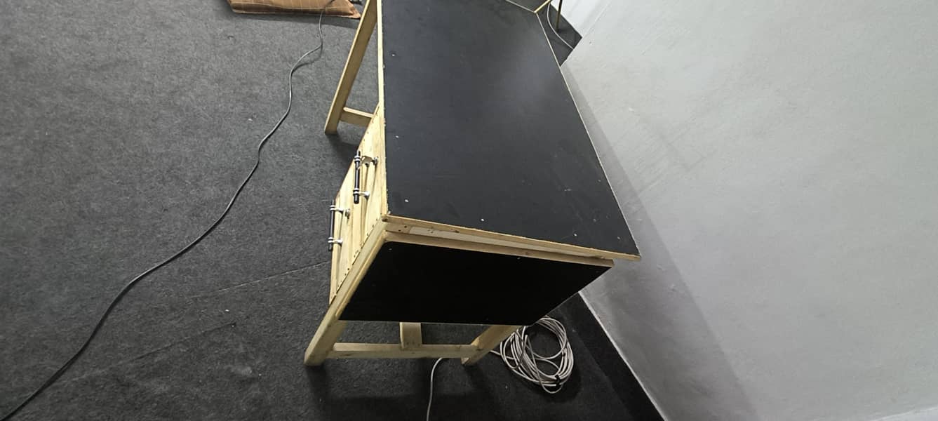 Computer PC Table & Study Table in Good Condition 3
