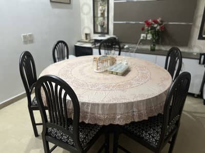Dining table (6 seater)