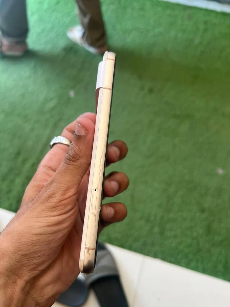 Google Pixel 8 3