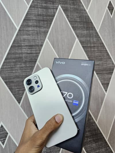 Vivo V70 5G complete box 11 month warranty available