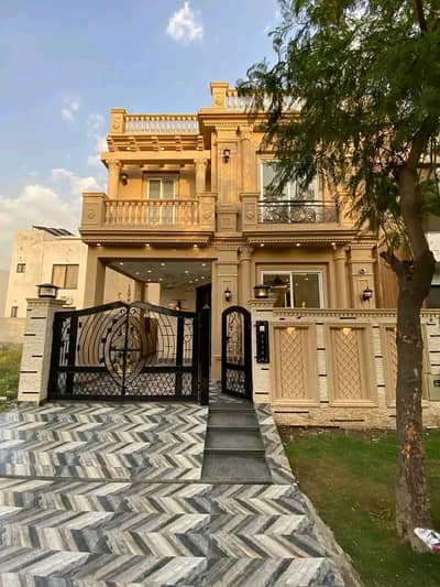 5 Marla Luxury House is Available for Rent in Bahria Town Lahore