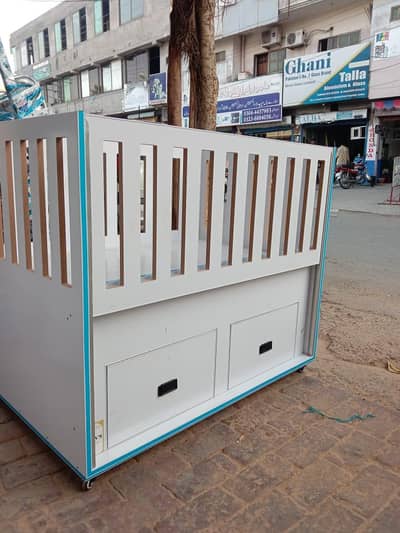 Raza Wood krfat