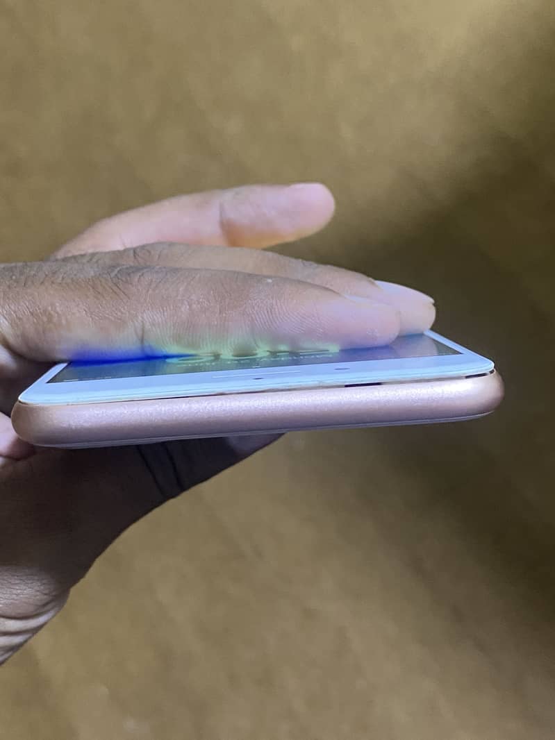 Apple iPhone 8 Plus 1