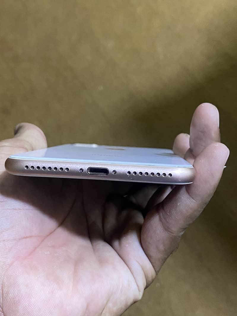 Apple iPhone 8 Plus 2