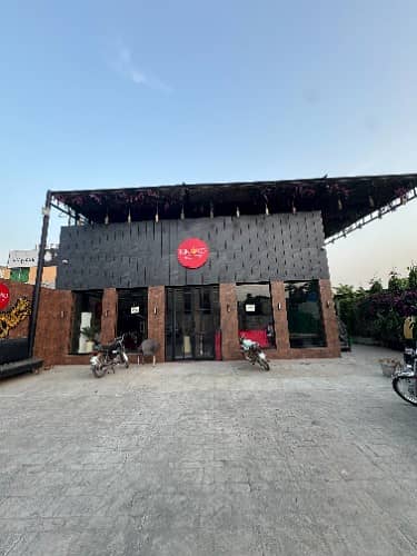 Independent Building Available For Rent MM Alam Road Gulberg