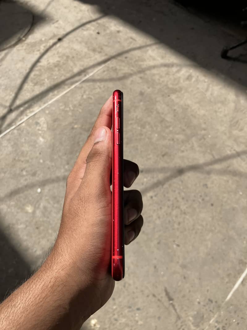 iPhone 11 3