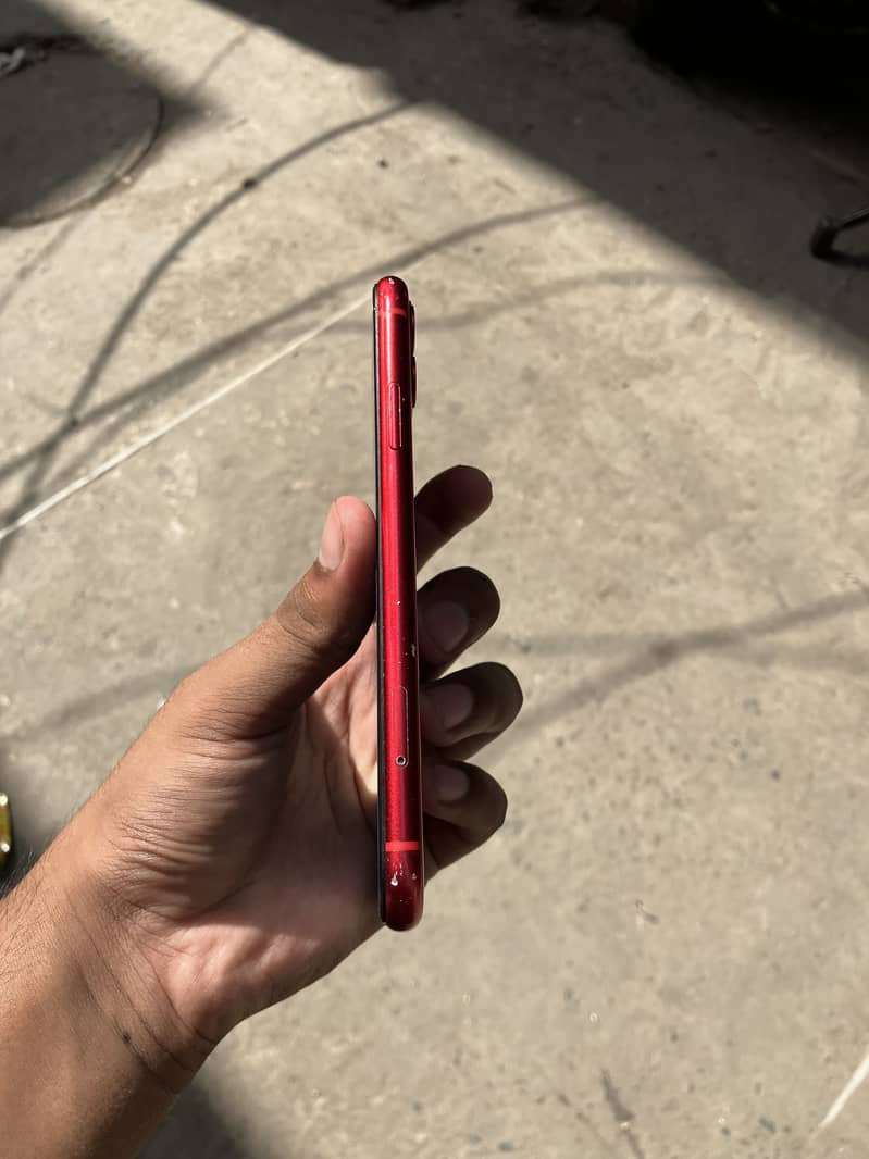 iPhone 11 4