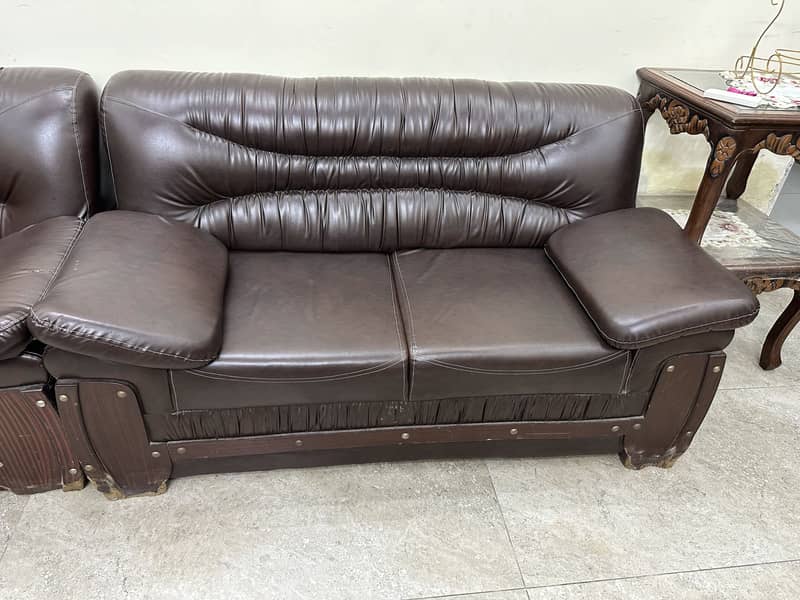 Sofa 2. . 2. . 3 2