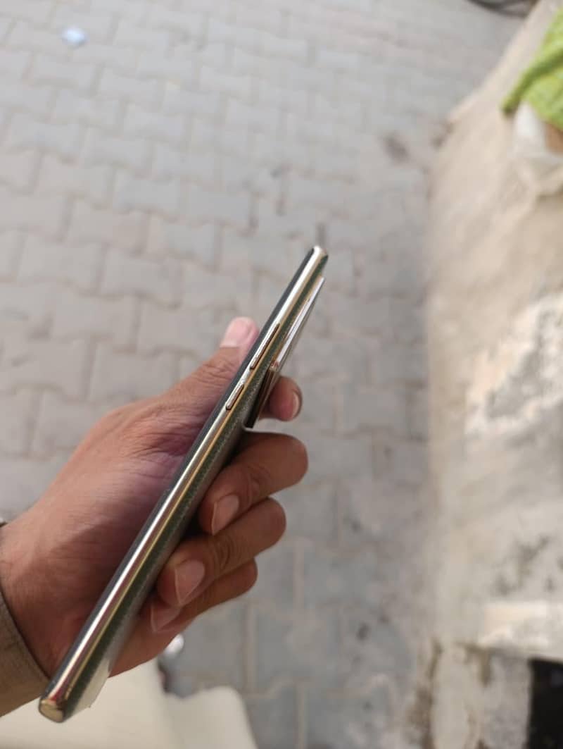 Infinix Note 40 Pro Plus 3