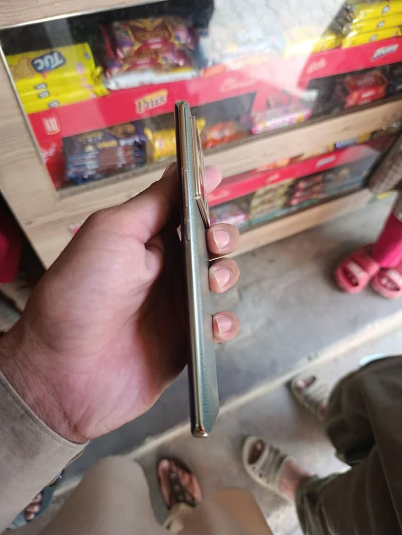 Infinix Note 40 Pro Plus 4