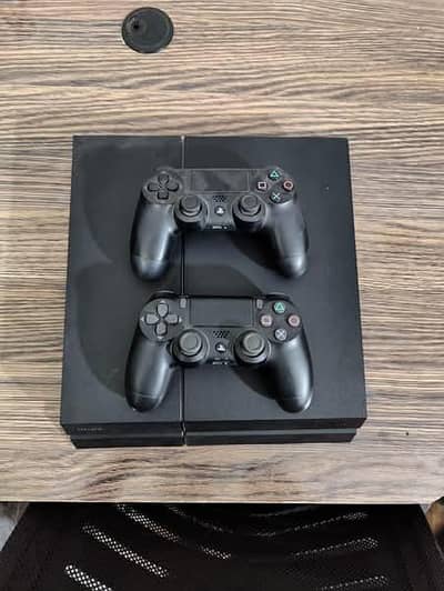 PS4 for sale (price kam ho jaye gi)