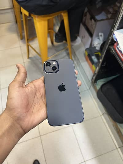 Apple iPhone 13