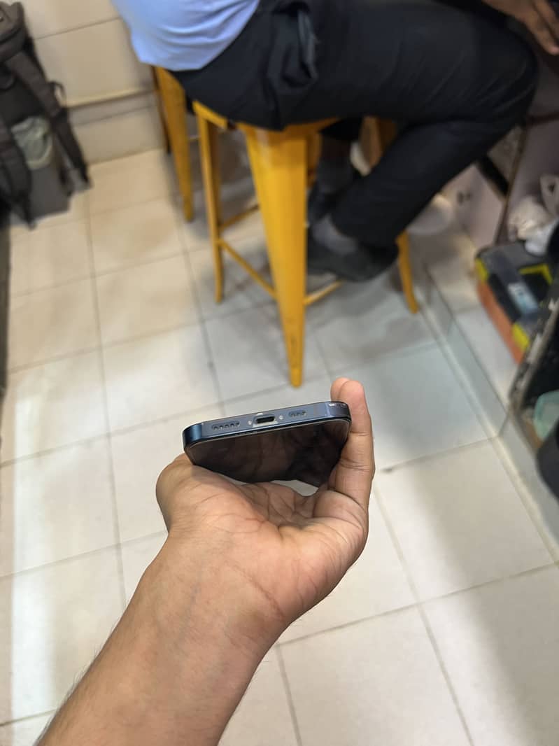 Apple iPhone 13 2