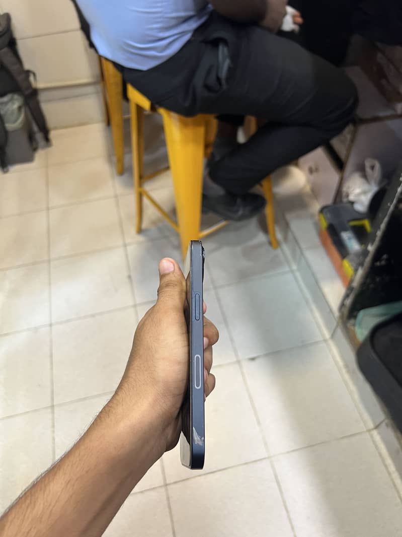 Apple iPhone 13 3
