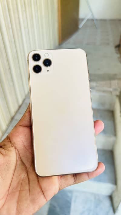 Apple iPhone 11 Pro Max in