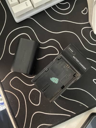 Canon 60d battery and charger for sell