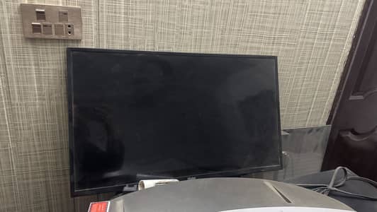Two TV and one led