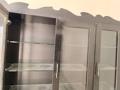 Showcase urgently want to sell