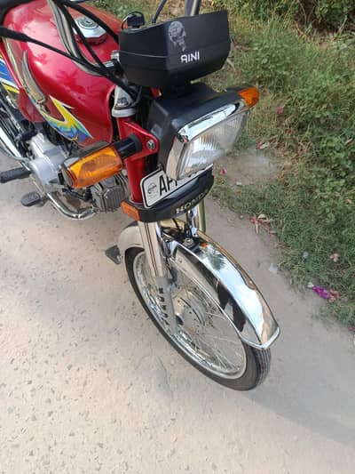 Honda CD-70 21 Model