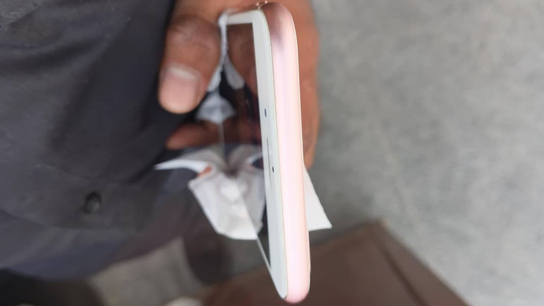 Apple iPhone 7 Plus 3