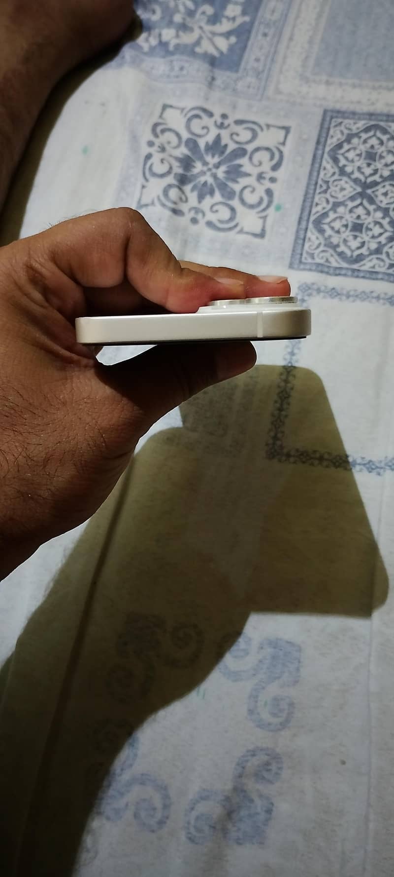 Apple iPhone 14 3