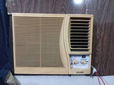 0.75 Pona Ton Panaconic AC in working condition