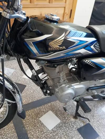 Honda 125 totally genuine