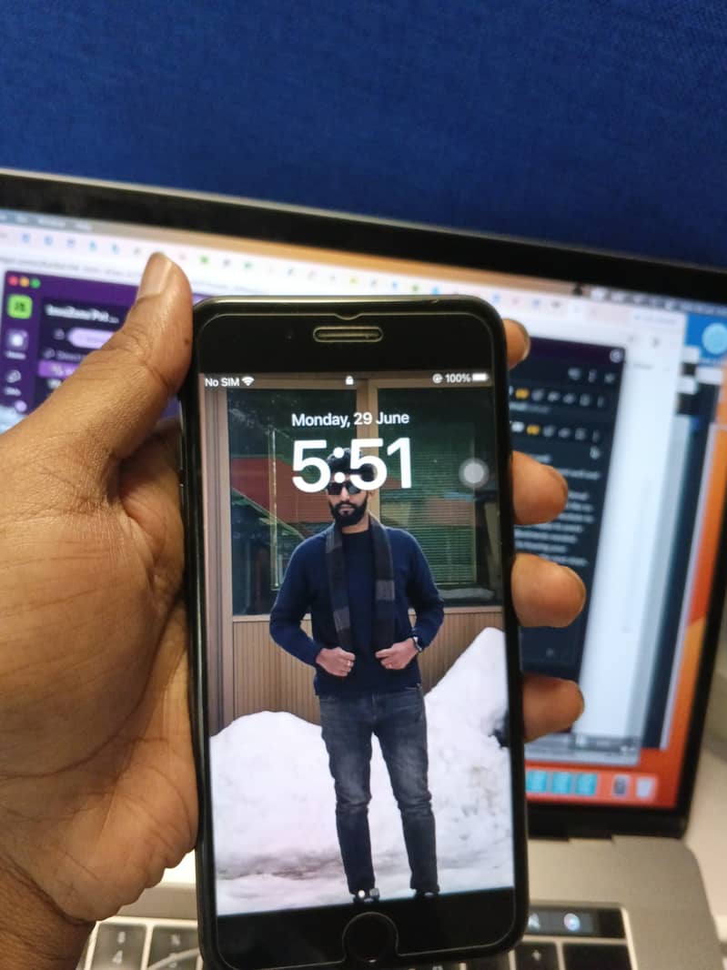 Apple iPhone 8 Plus 1