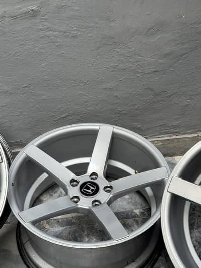 Rims 18 inches CV3 urgent sale