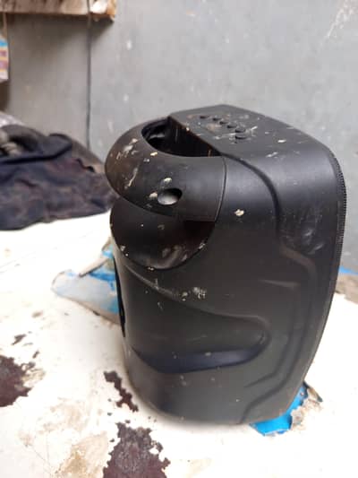 I tell outdoor speaker