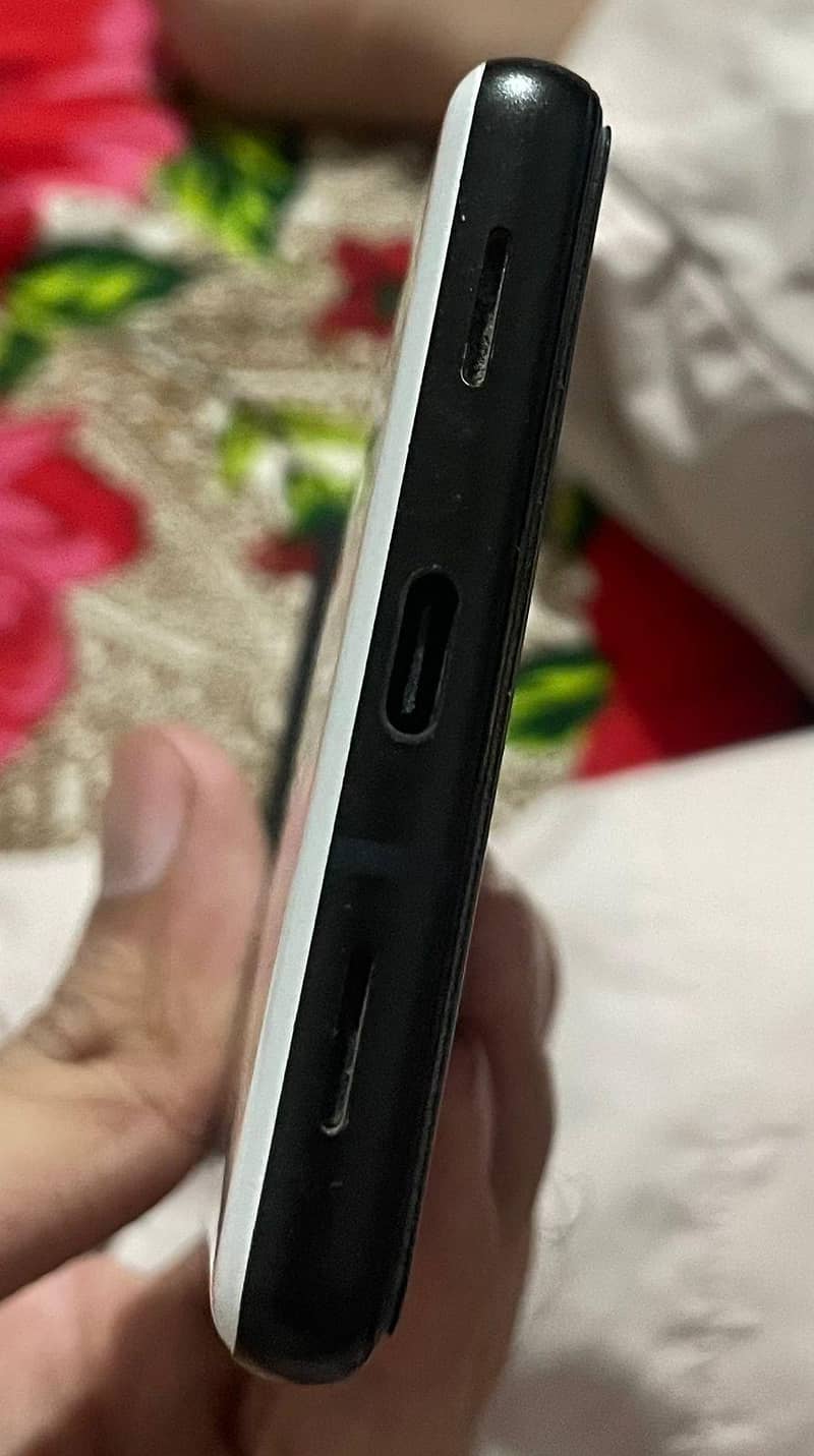 Google Pixel 6a 4