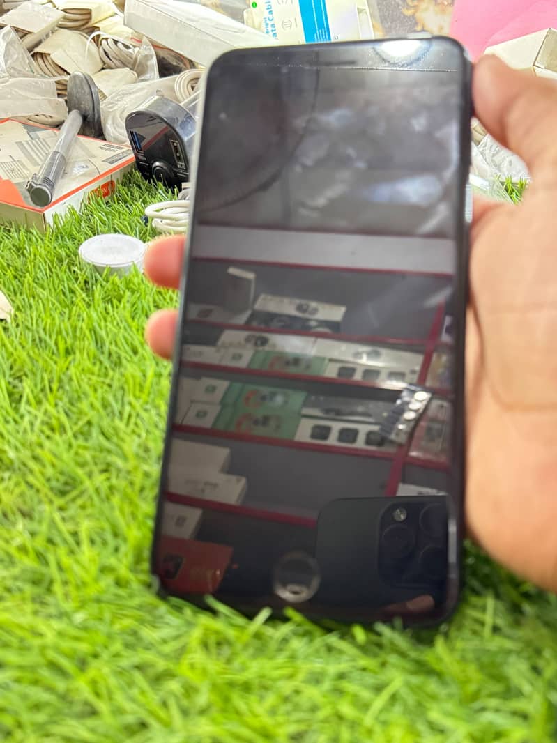 Apple iPhone 7 Plus 5