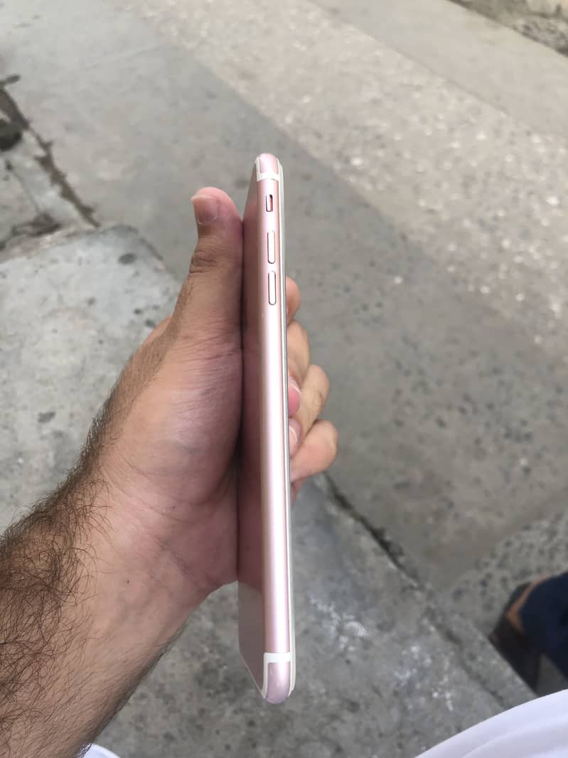 Apple iPhone 7 Plus 1