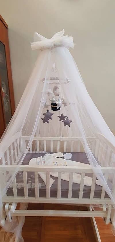 Tinnies wooden crib