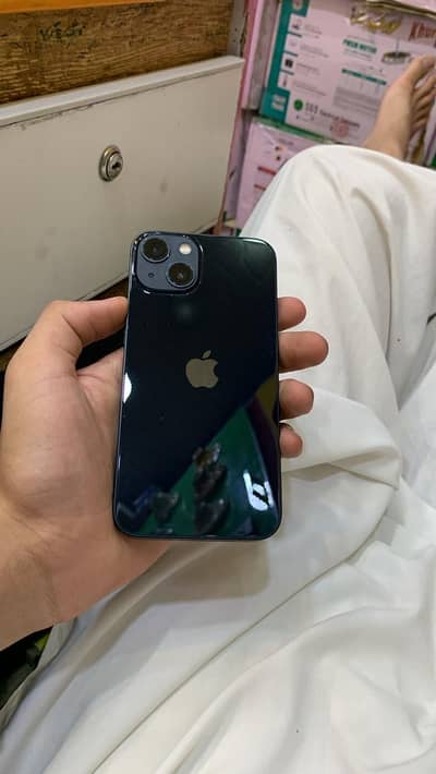Apple iPhone 13