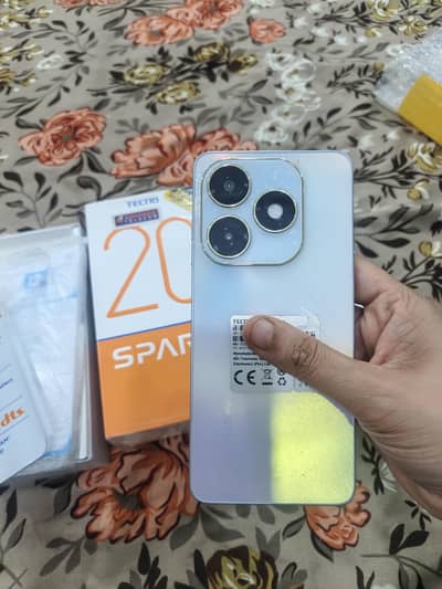 Tecno Spark 20 , 256GB & 16GB Ram Cyber white colour