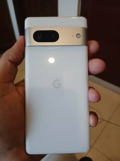 Google Pixel 7 brand new condition (Scratch less)