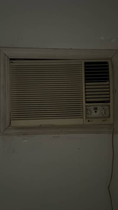 Window AC for urgent sale